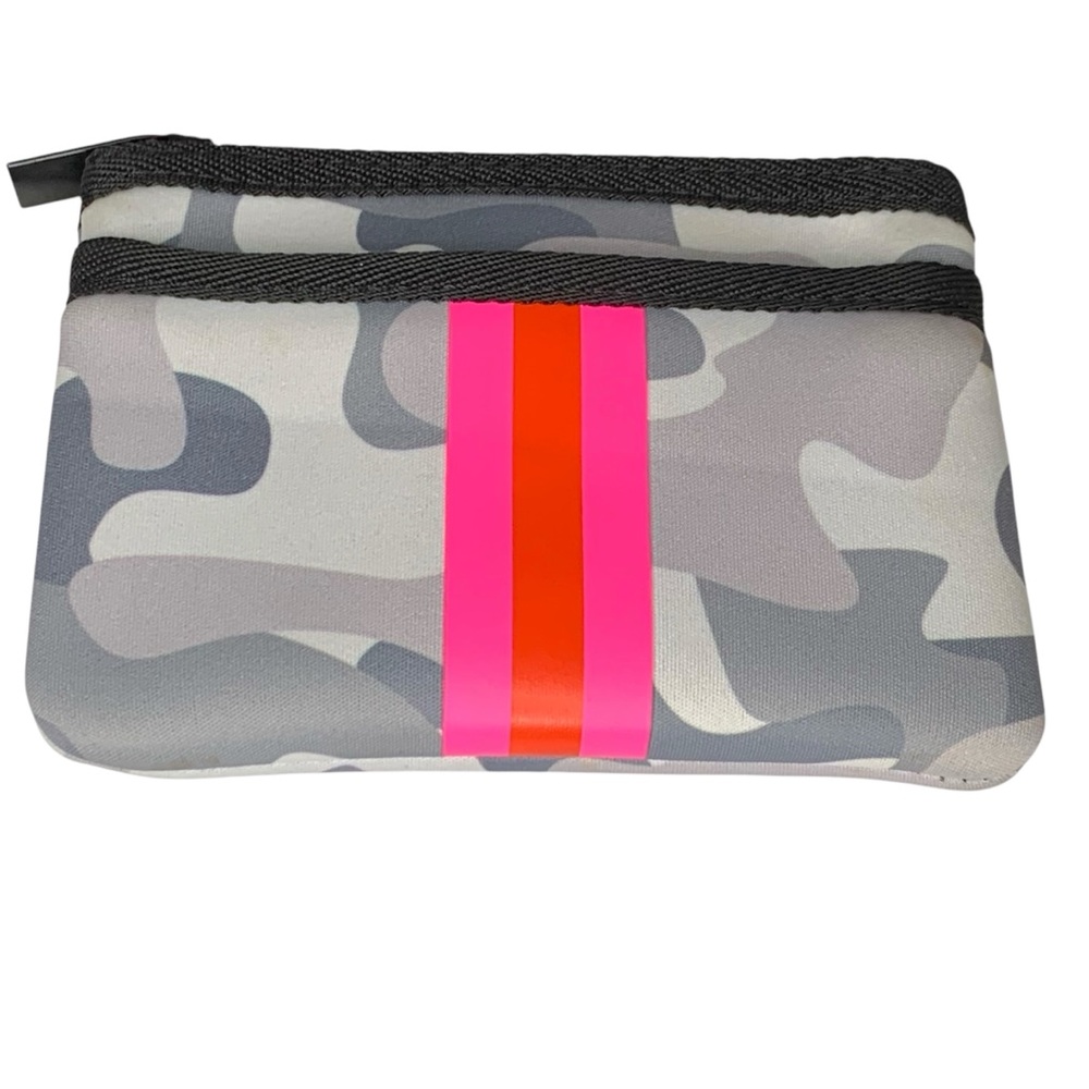 Haute Shore neoprene card keychain case in gray camo and neon pink.‎